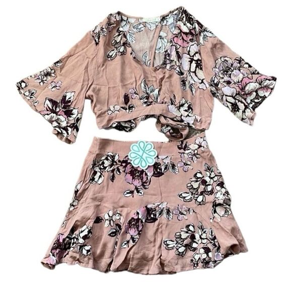 ILLA ILLA pink floral skirt set | size L | NWT - Picture 1 of 6